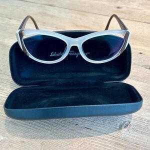 Salvatore Ferragamo glasses, Model: SF2683 in Opaline Rose